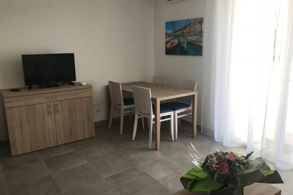 Bonifacio 3Mn Du Port! Villa Piscine Chauffee ,Clim,Wifi ภายนอก รูปภาพ